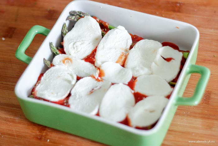 szparagi z pomidorami mozarella 7