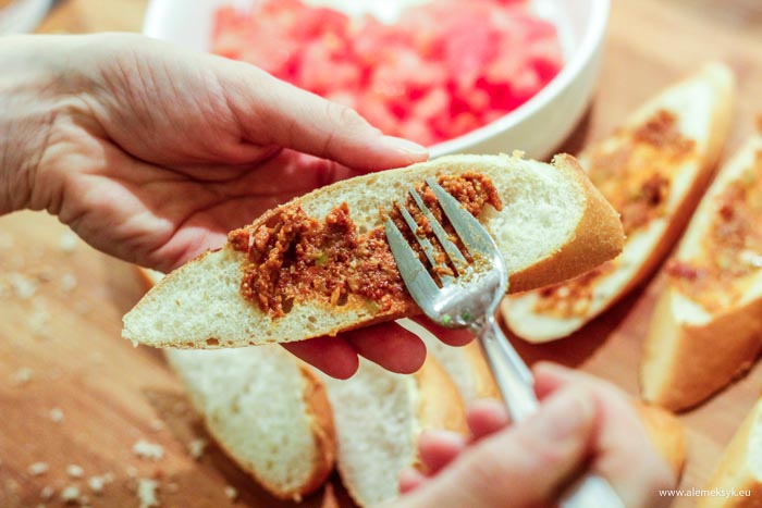 bruschetta zapiekana 700