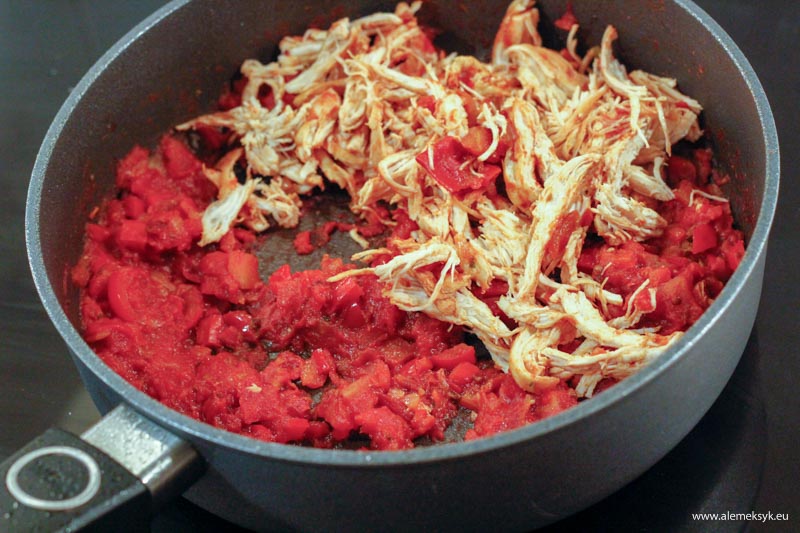 empanadas szarpany kurczak 12