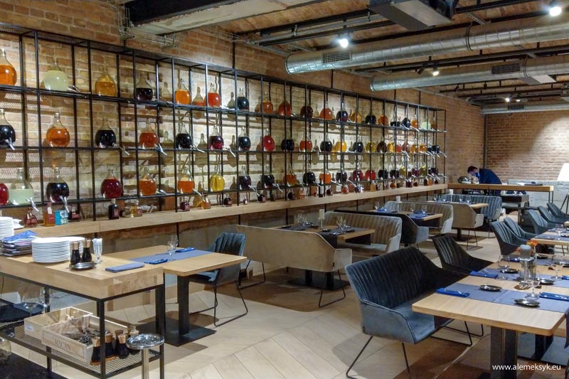 Rest. Baczewskich - Sala pod ziemią