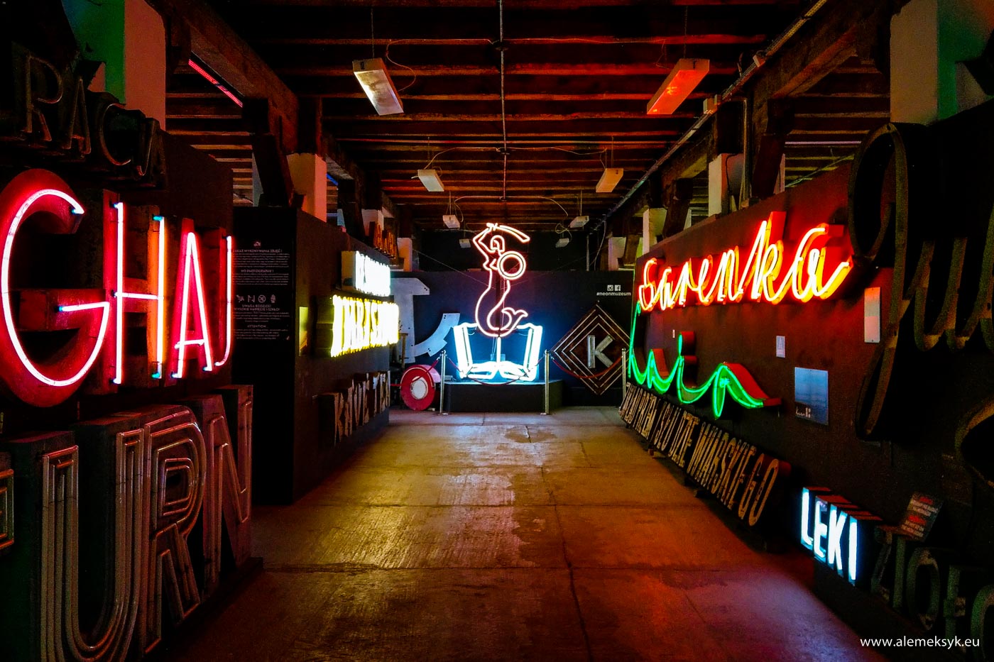 muzeum neonow 1400b 1