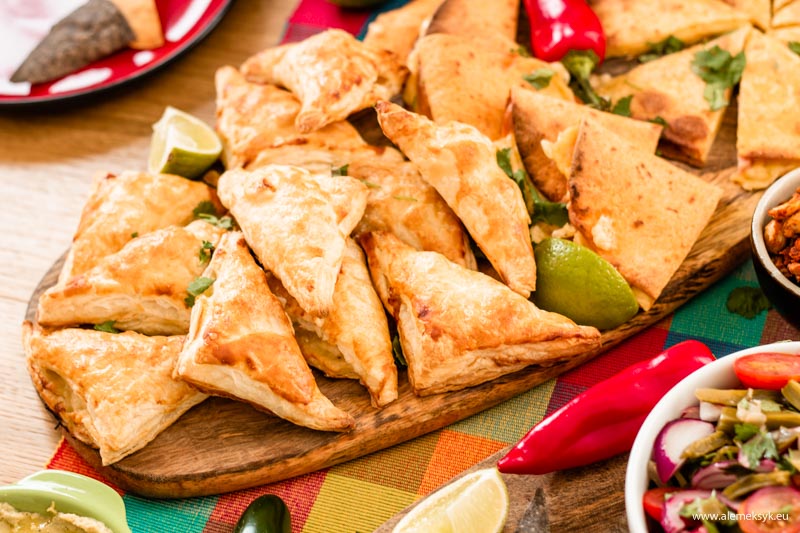 Szybkie empanadas z ciasta francuskiego