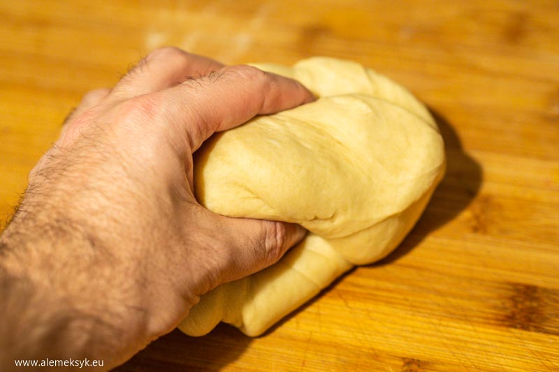 bulki drozdzowe maslane 11