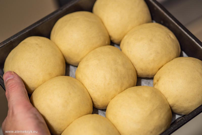 bulki drozdzowe maslane 15