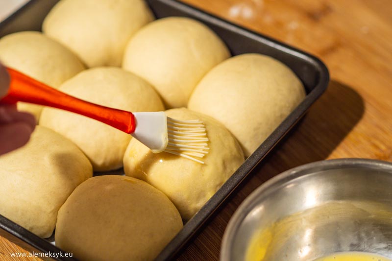 bulki drozdzowe maslane 16