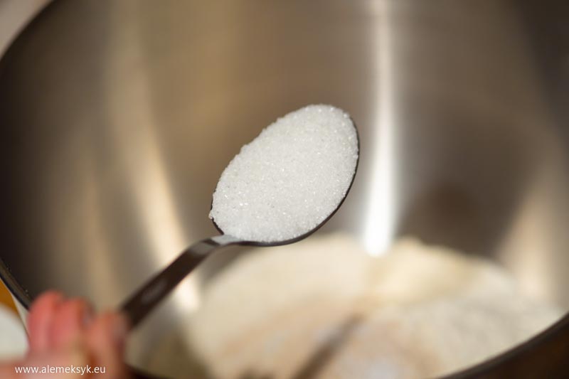 bulki drozdzowe maslane 3