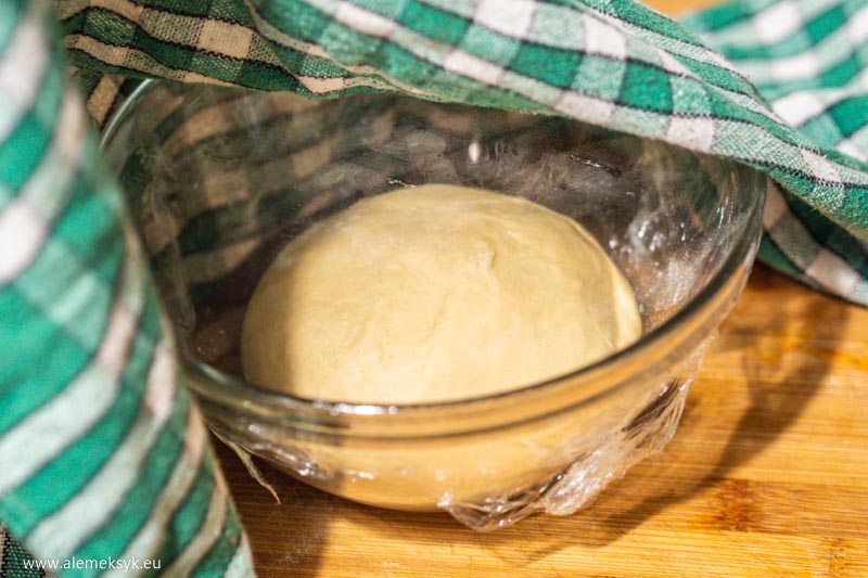 bulki drozdzowe maslane 9