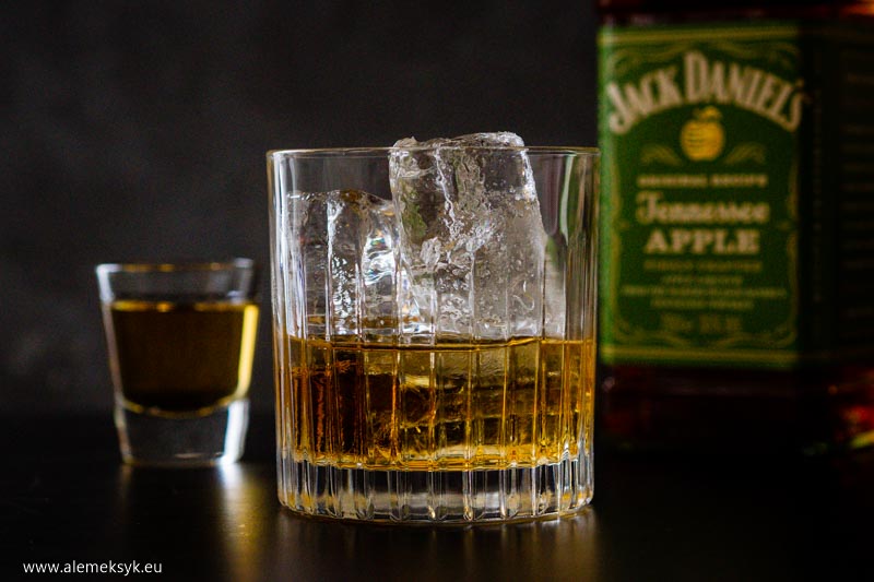 apple whiskey 2
