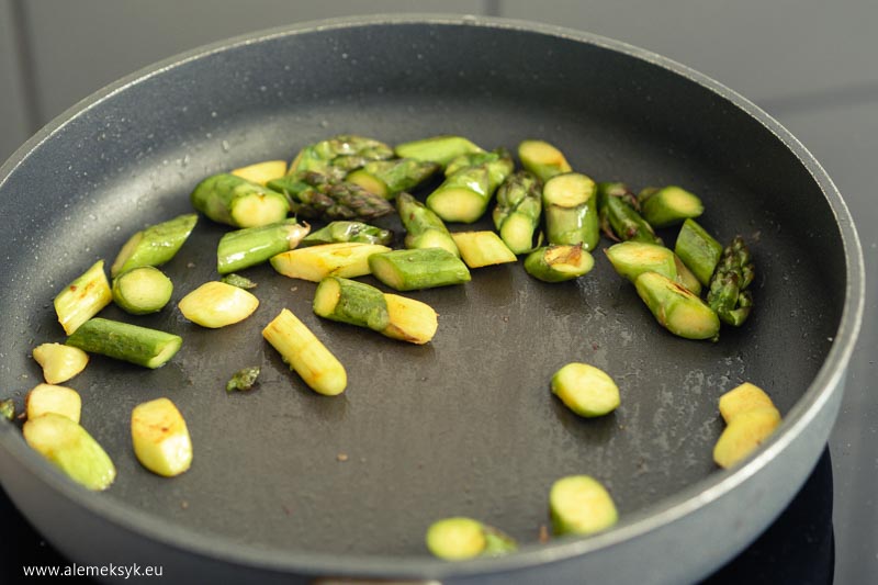 jajecznica ze szparagami 3