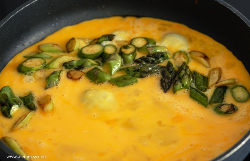 jajecznica ze szparagami 4
