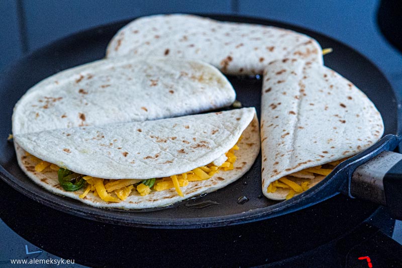 quesadilla z kwiatami cukinii 22