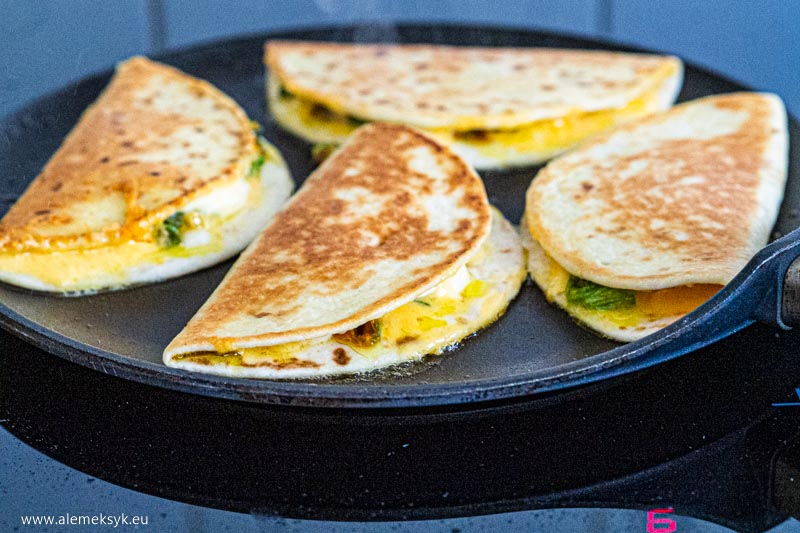 quesadilla z kwiatami cukinii 23