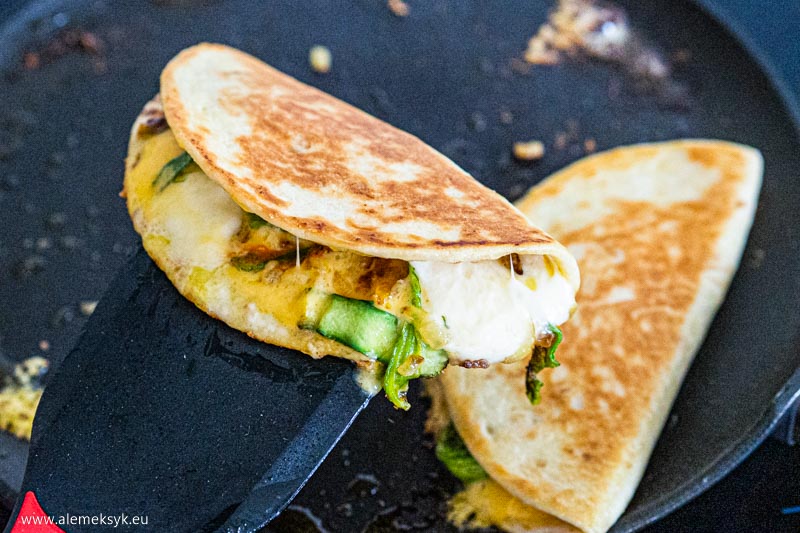 quesadilla z kwiatami cukinii 24
