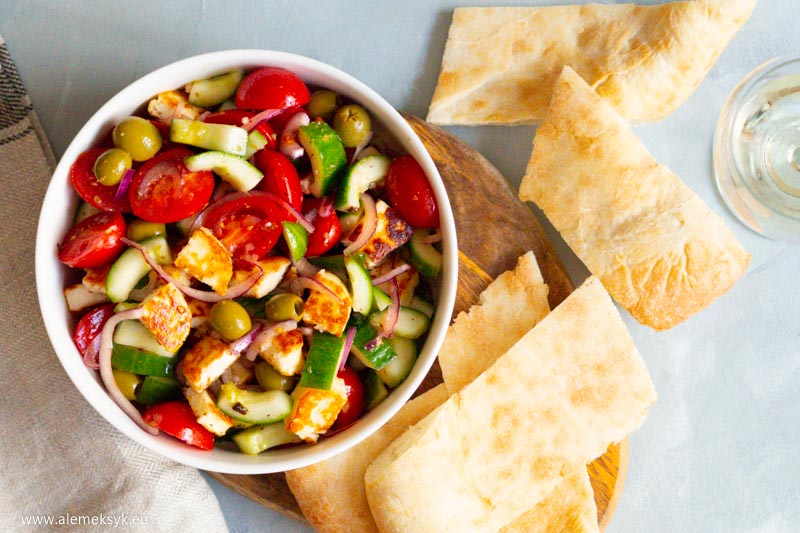 salatka z halloumi 20