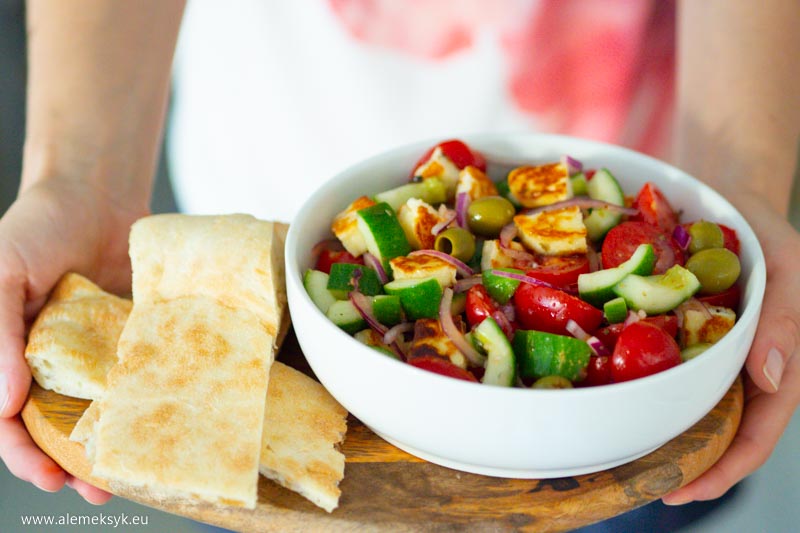 salatka z halloumi 21