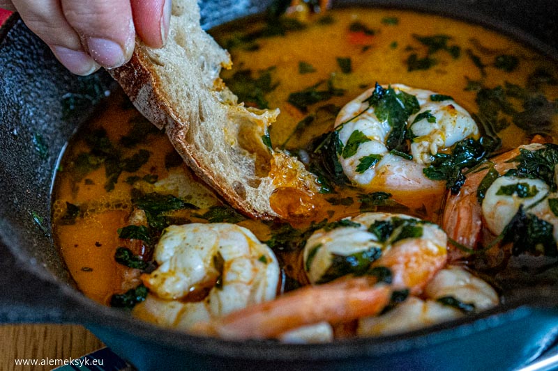 krewetki w oliwie chili tapas 17