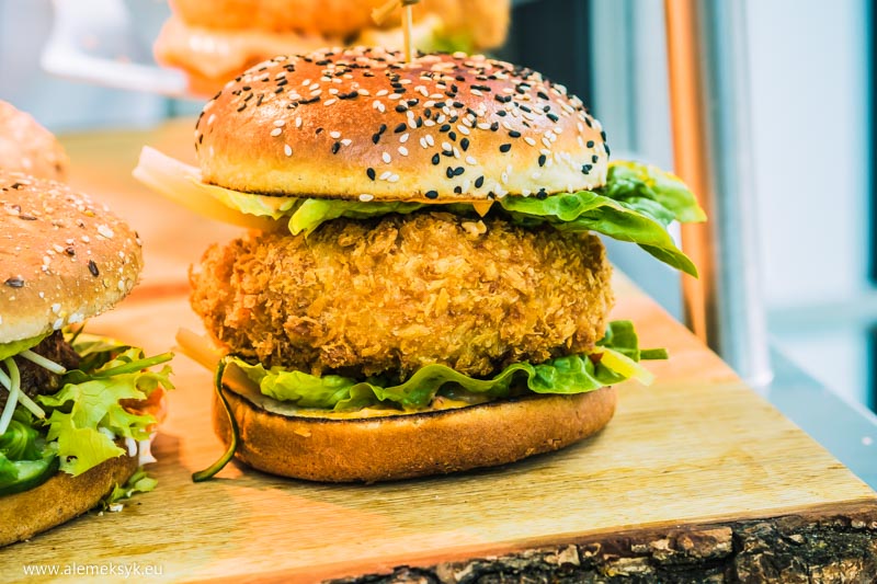 chivas and burger 14