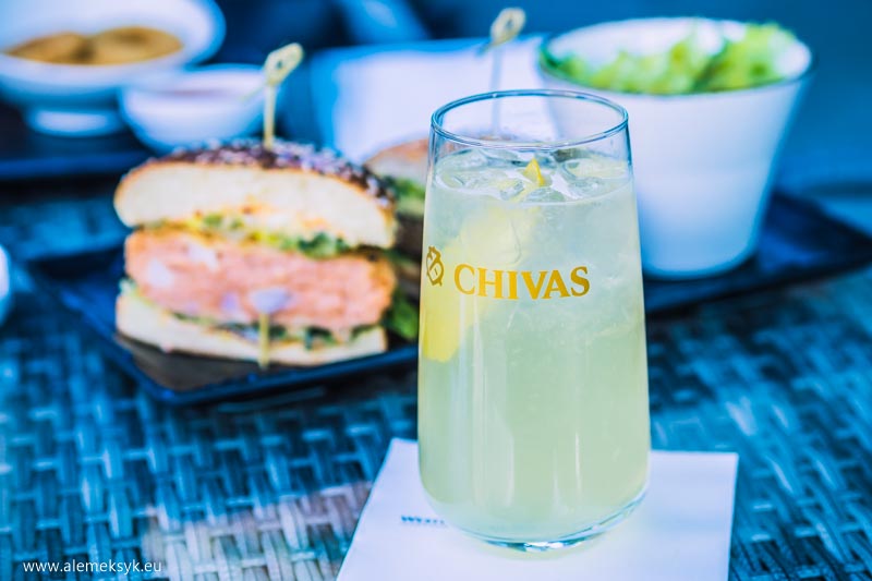 chivas and burger 23