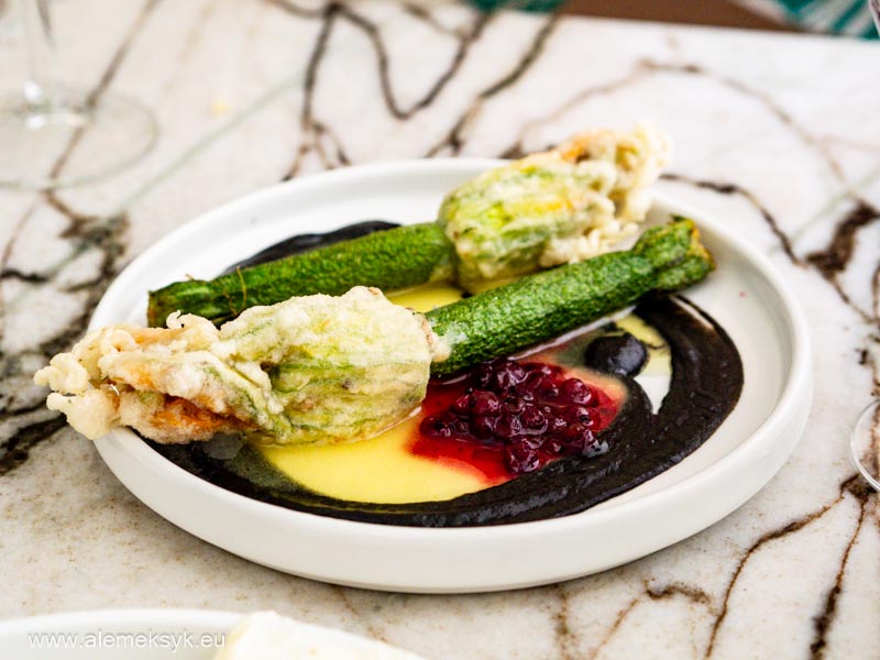 Restauracja The Eatery w Warszawie - kwiaty cukinii