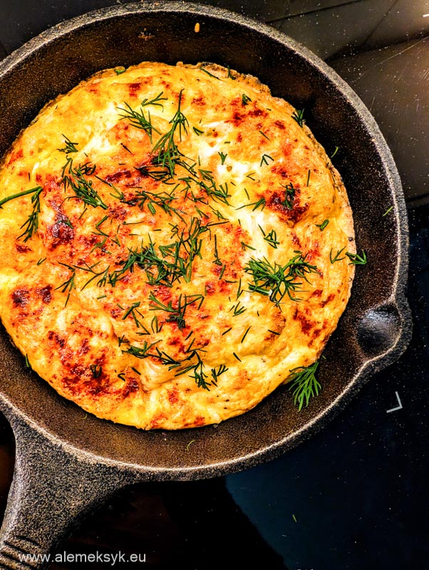 frittata z lososiem szpinakiem 16