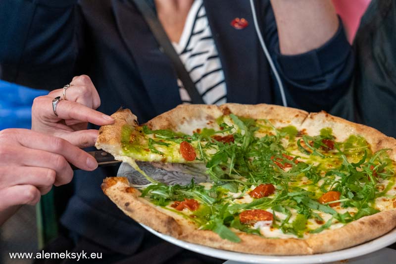 pizzeria tutti santi fort wola 15