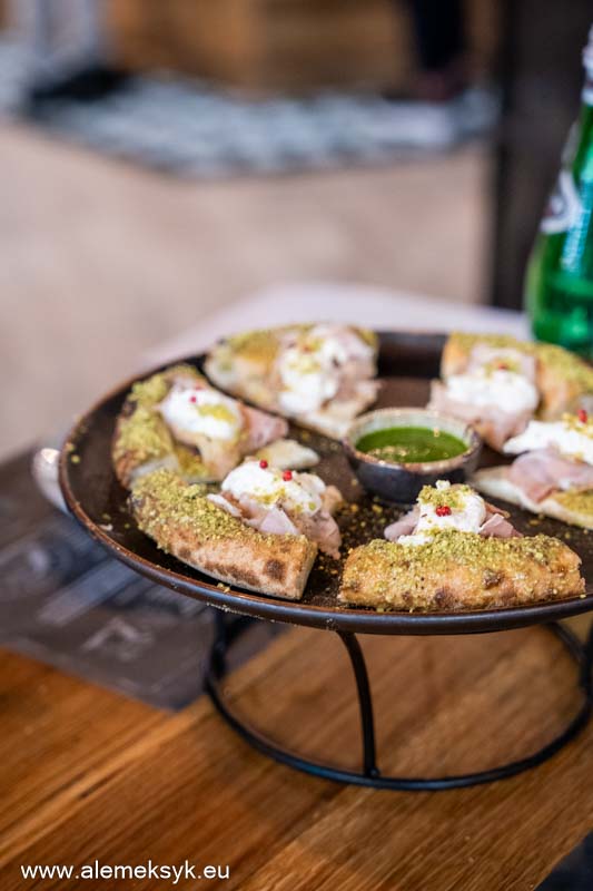 pizzeria tutti santi fort wola 17