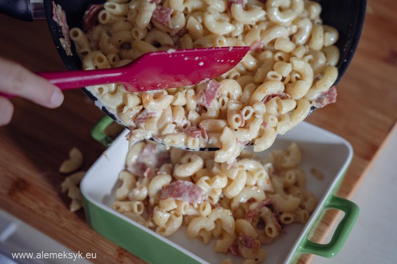 zapiekanka z makaronu i sera goronzola salami 12