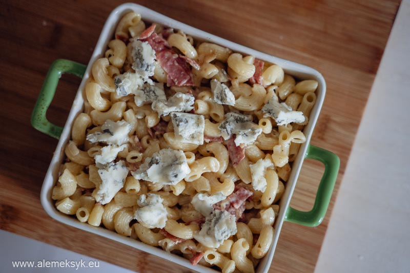 zapiekanka z makaronu i sera goronzola salami 14
