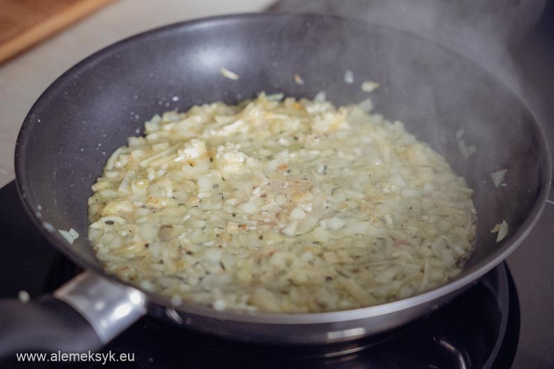 zapiekanka z makaronu i sera goronzola salami 4
