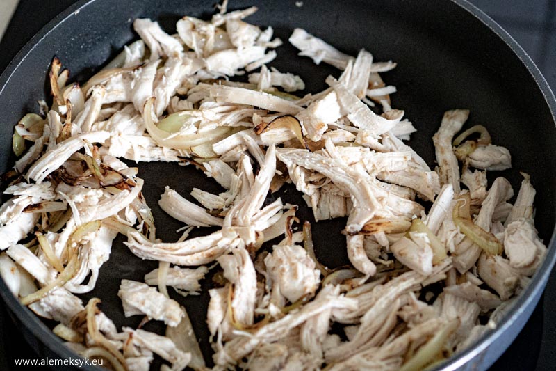 quesadilla tinga de pollo 13