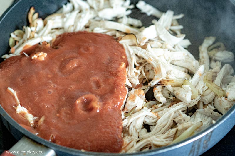 quesadilla tinga de pollo 14