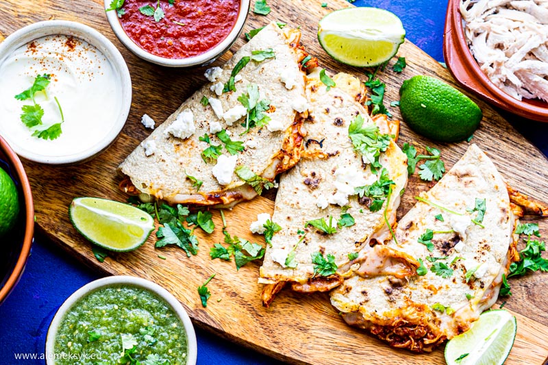 quesadilla tinga de pollo 24